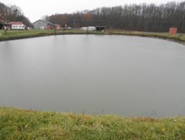 Ribička kuća i jezero