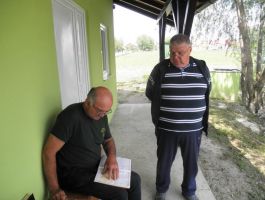 Druženje članova ŠRD “Grabik” Predavac s donatorima, povodom dovršetka ribičke kućice na jezeru